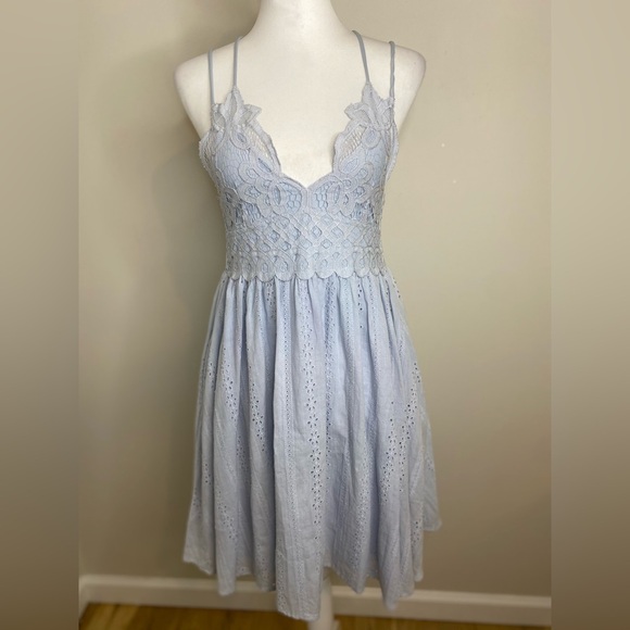 Light Blue Chrysanthemum Embroidered Strappy Cotton Lace Dress Size Large - Picture 1 of 8
